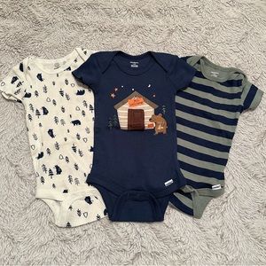 Gerber onesie set